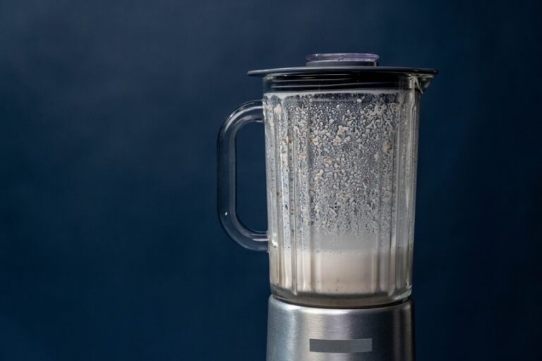 blender shakes excessively