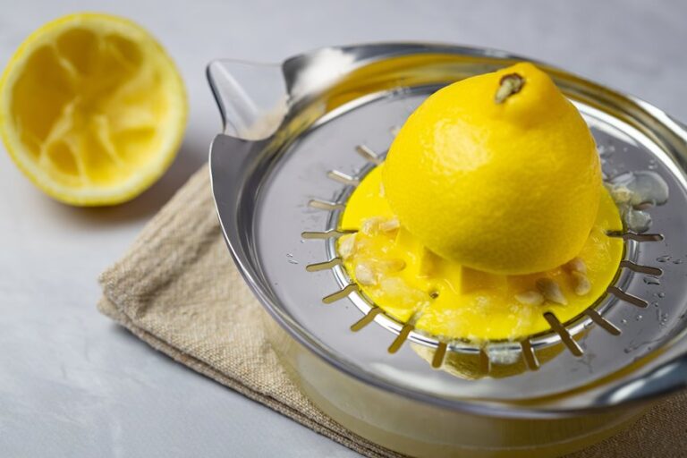 juicing lemons with peel